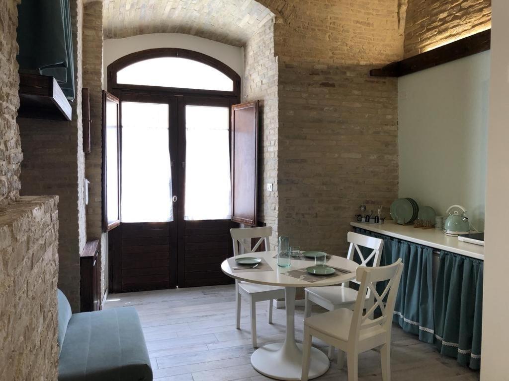 Le Volte Nel Borgo Apartamento Termoli Exterior foto