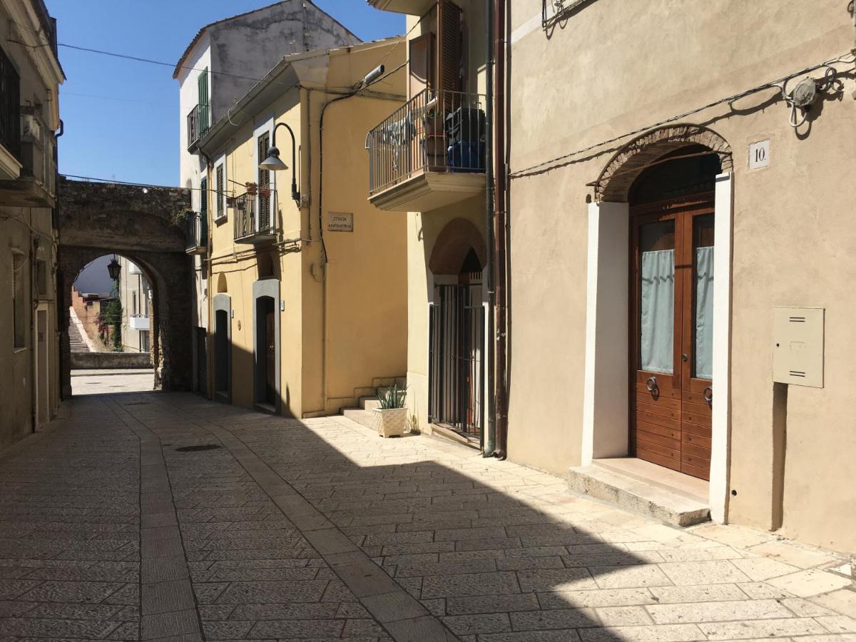 Le Volte Nel Borgo Apartamento Termoli Exterior foto