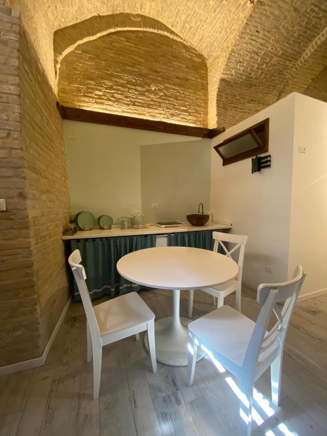 Le Volte Nel Borgo Apartamento Termoli Exterior foto